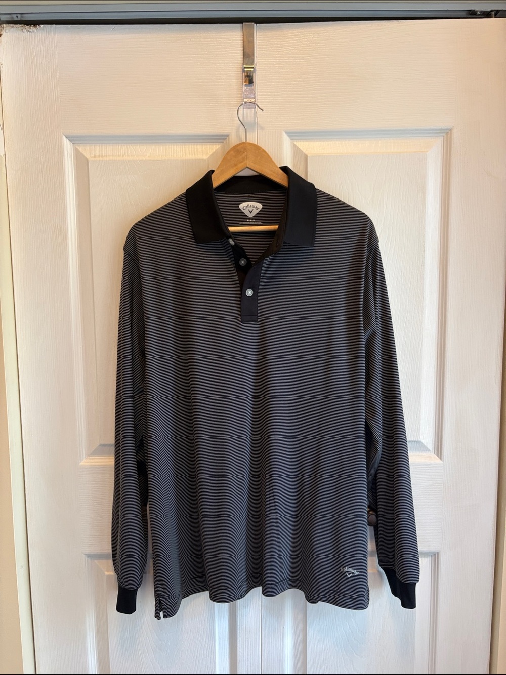 Callaway Men’s Long-Sleeve Polo in Dark Gray with Black Collar